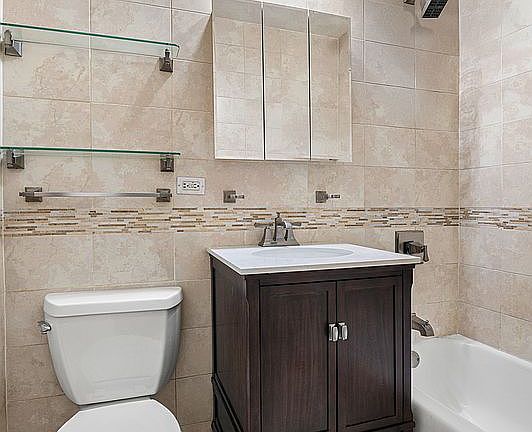 5th image of 241 E 76th St APT 7B