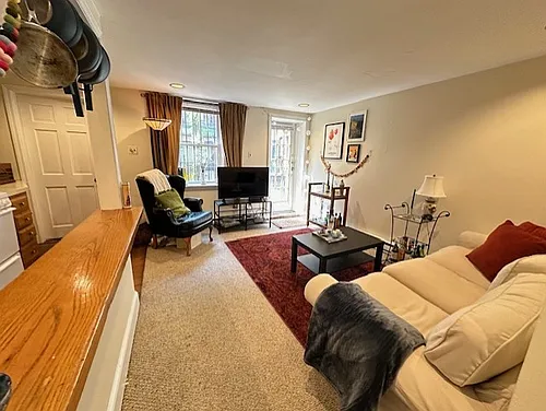 48 Phillips St Photo 1