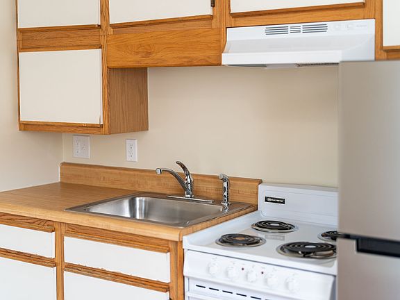 4th image of 1202 D St APT C4
