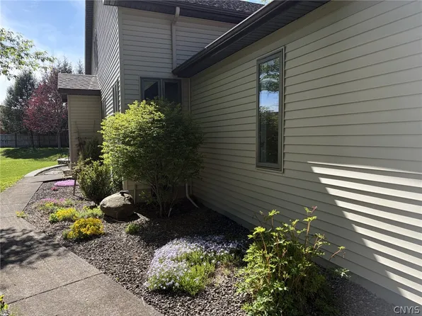 3273 Walden Oaks Blvd, Cortland, NY 13045