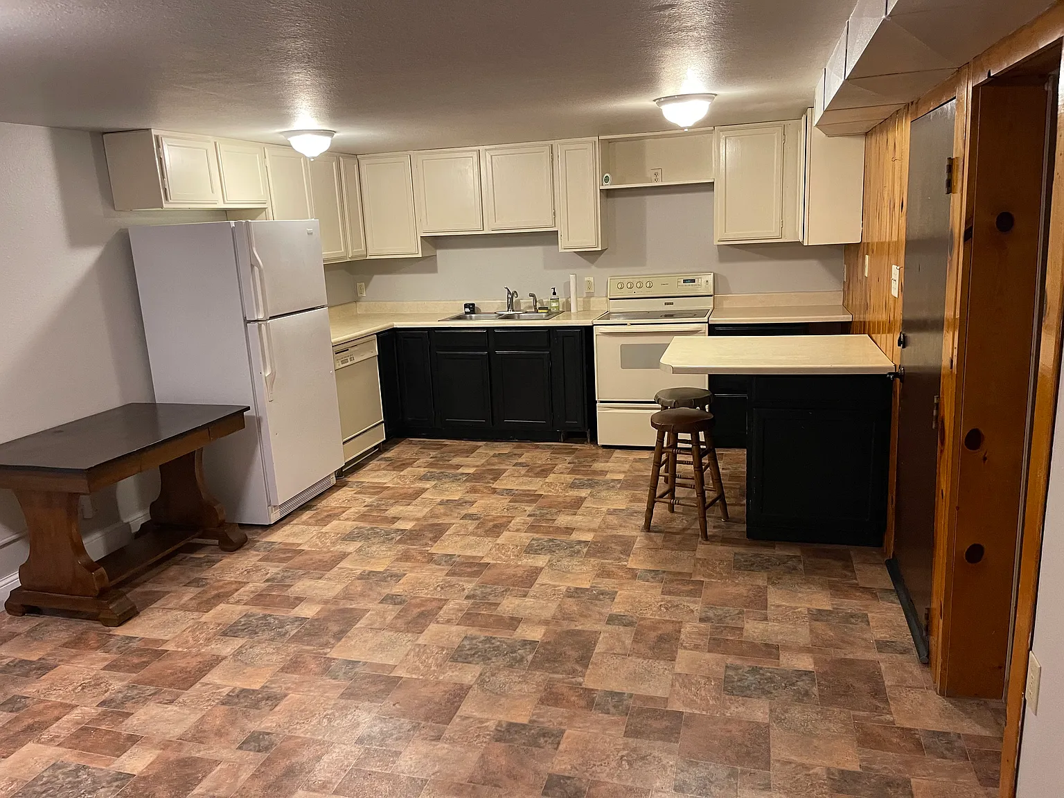 2 bed, 862 sqft, $1,100 — Photo 2