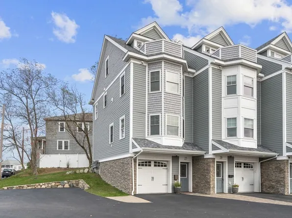 22 Rockland Cir #1, Hull, MA 02045