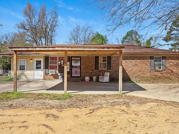 2nd image of 145 Broome St