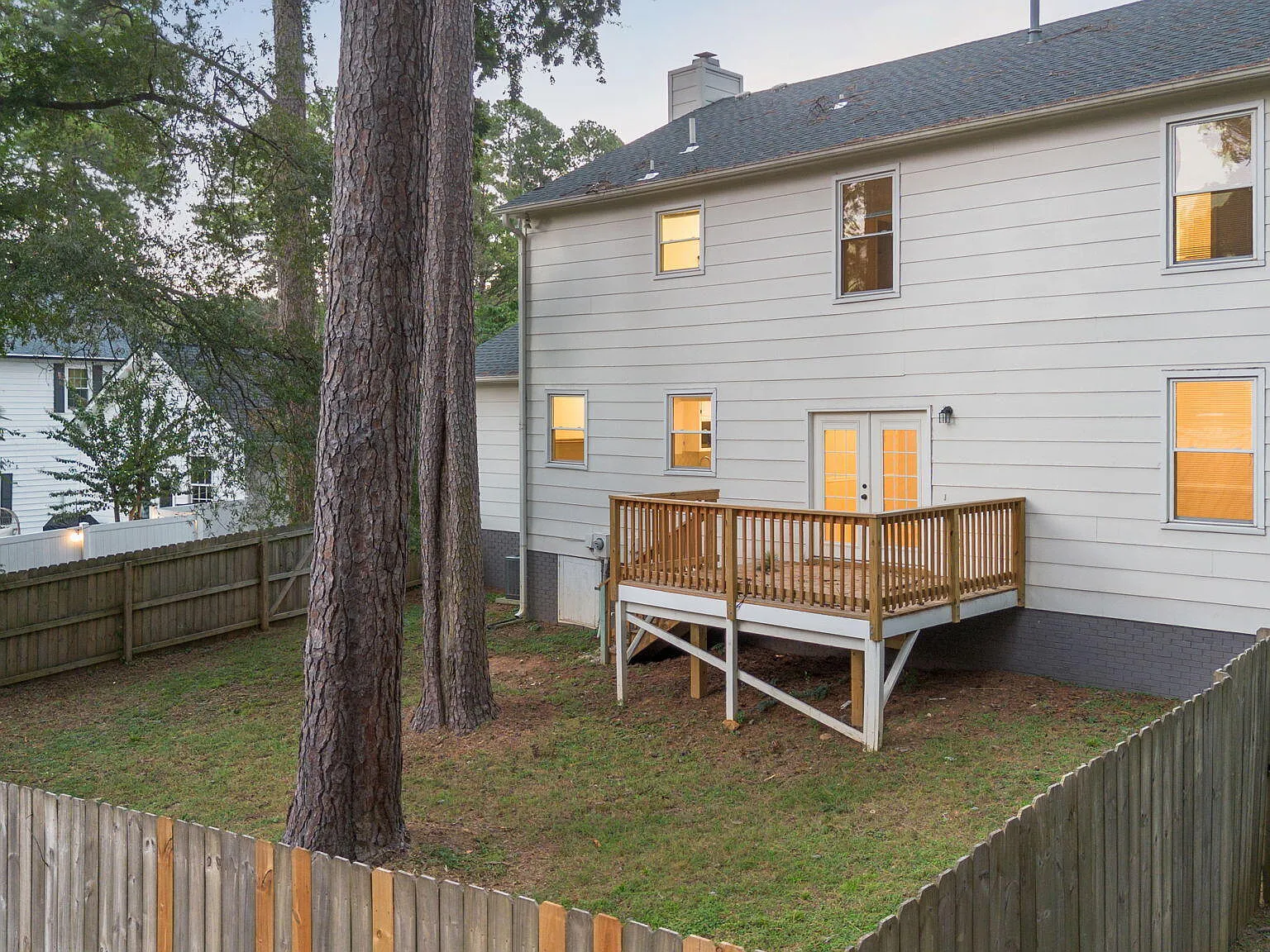 4 bed, 2.5 bath, 3045 sqft, $3,800 — Photo 2