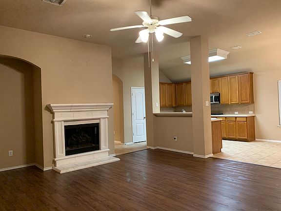 4th image of 1051 Resaca Dr