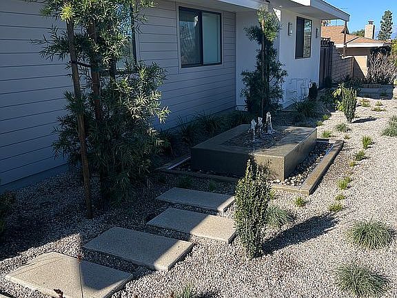 2nd image of 320 Eucalyptus Dr