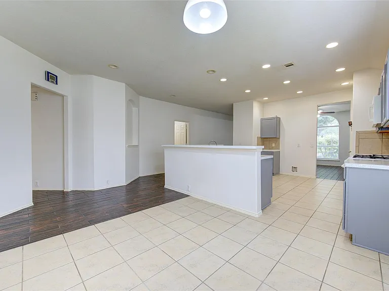 14027 Coveney Dr — Photo 39