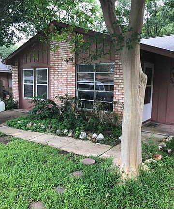 2nd image of 5527 Brookhill St