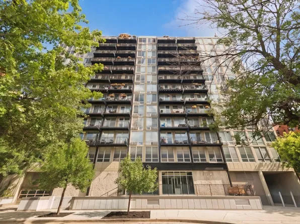 450 W Briar Pl APT 8F, Chicago, IL 60657