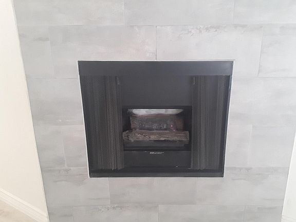 4th image of 11230 Camarillo St #105