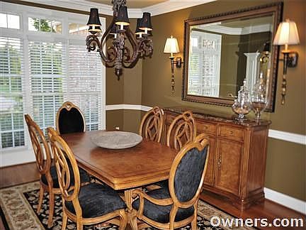 Dining Room:  17x13 w/heavy crown molding, chair rail, columns