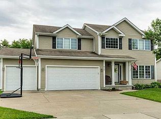 825 Spruce St, Waukee, IA 50263