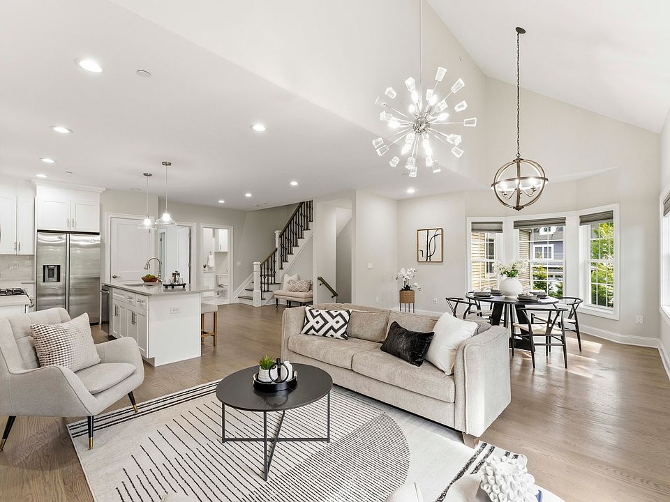 1st image of 19 Riverbend Ct