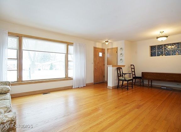 2nd image of 515 S Waterman Ave