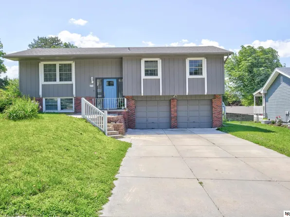 9411 Manderson St, Omaha, NE 68134