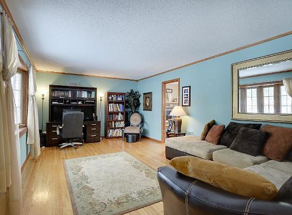 3rd image of 9327 45th Ave N
