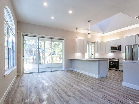 3rd image of 9428 SW 39th Ave