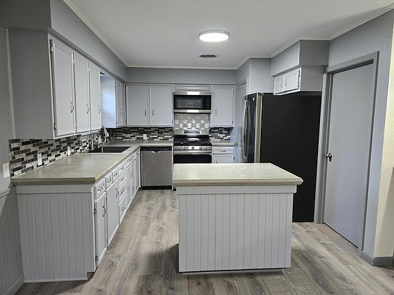 4th image of 809 N 21st St