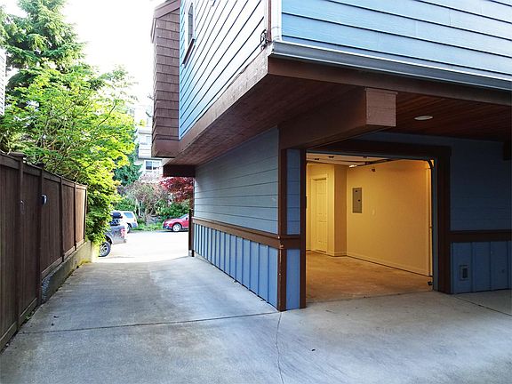 4th image of 2613 NW 59th St #B