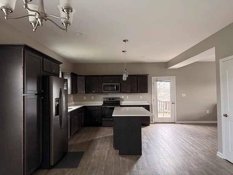 270 Mabdarin Dr — Photo 7
