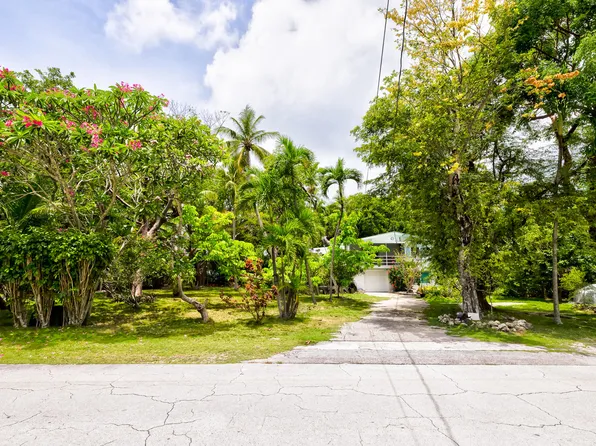 132 E Shore Dr, Key Largo, FL 33037