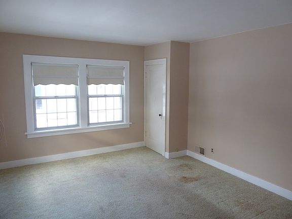 3rd image of 9309 S Tulley Ave