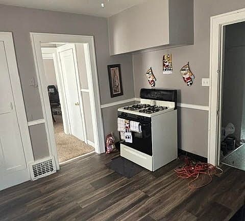 5th image of 934 Ravine Dr