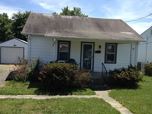 1st image of 107 N New Ave