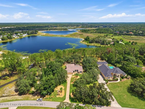 10307 Waters Edge Ct, Weeki Wachee, FL 34613