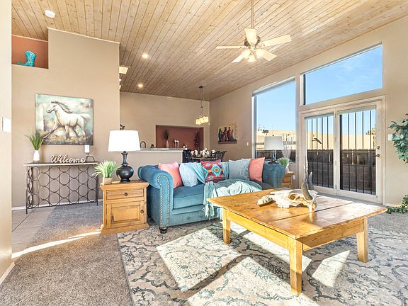 4th image of 2326 Calle De Gabriel NE