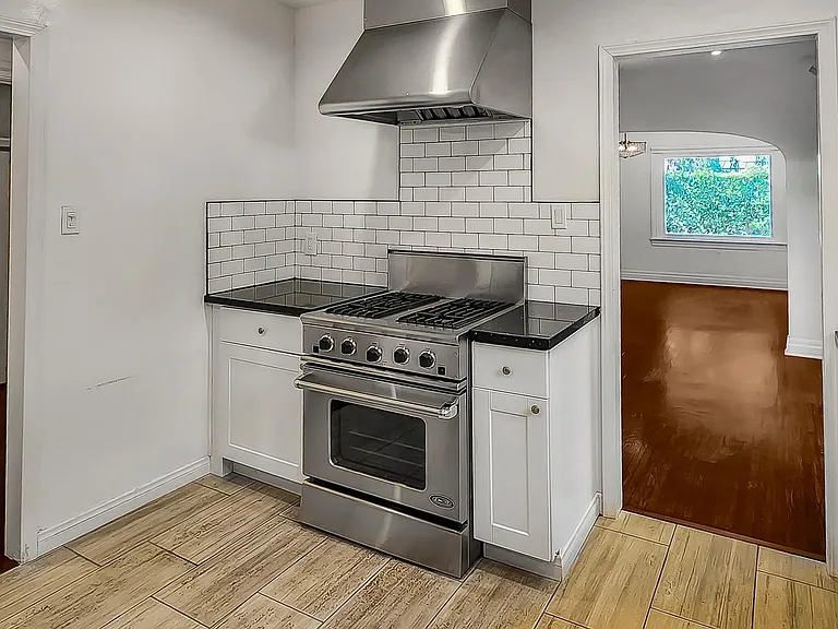 850 N La Jolla Ave — Photo 8