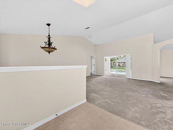 3rd image of 587 Dixon Rd NW