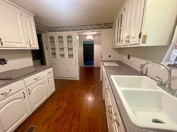 5th image of 723 Godsey Ln