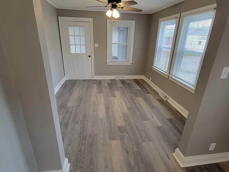 402 S McClun St — Photo 10