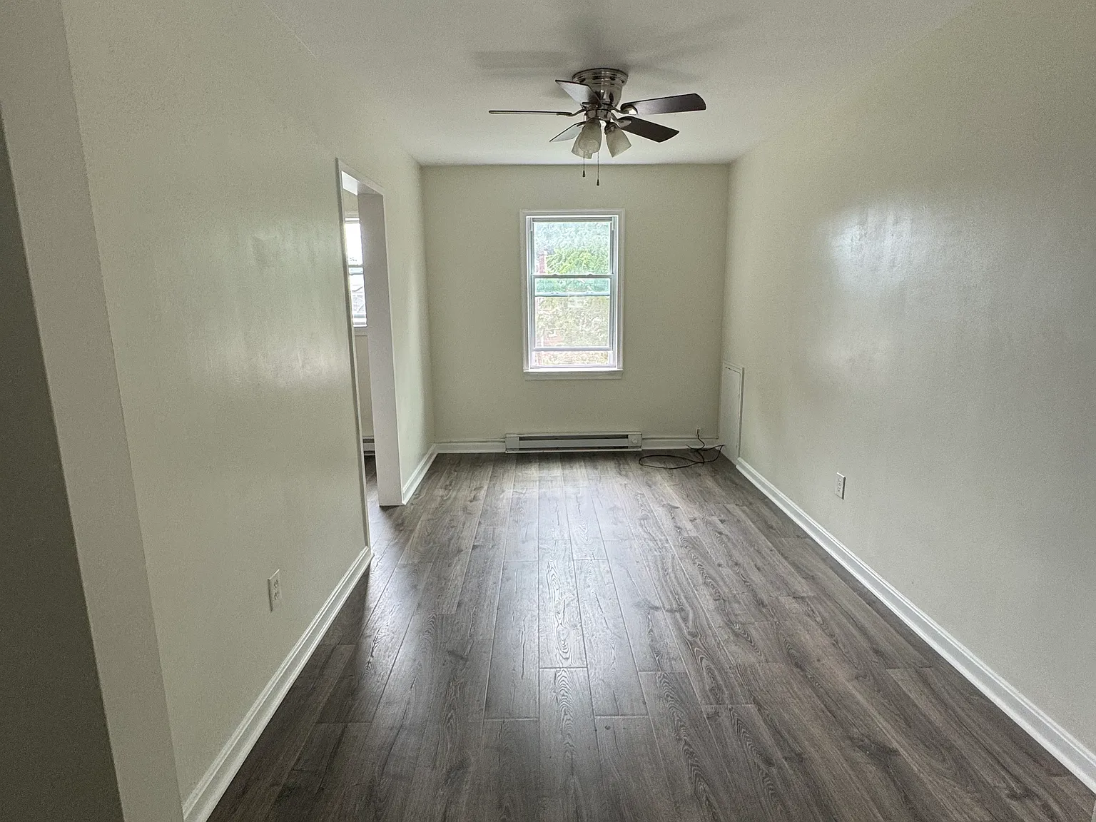 2 bed, $1,300 — Photo 4