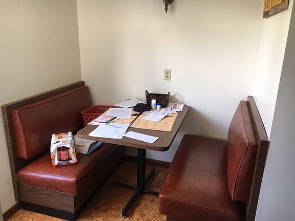 3rd image of 610 Curtis St APT 4