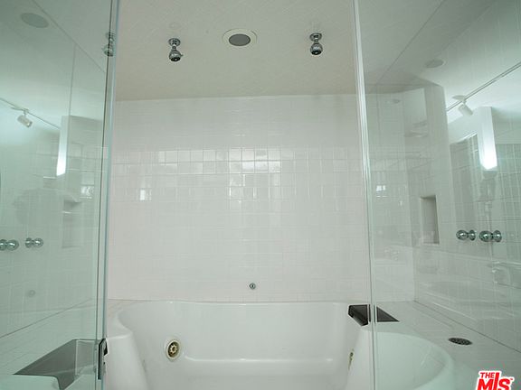 2nd image of 1909 Glendon Ave APT 204