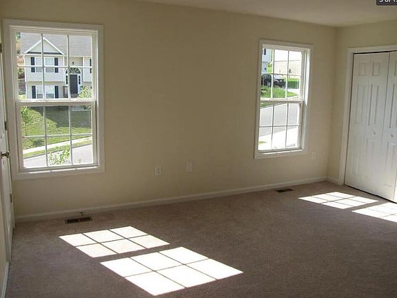 5th image of 305 Timothy Ln NW