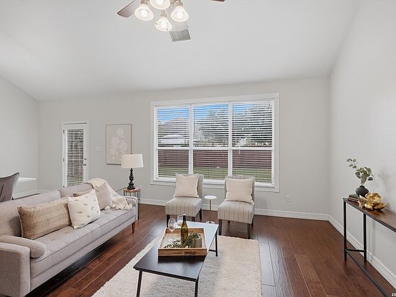 5th image of 26026 Copperas Ln