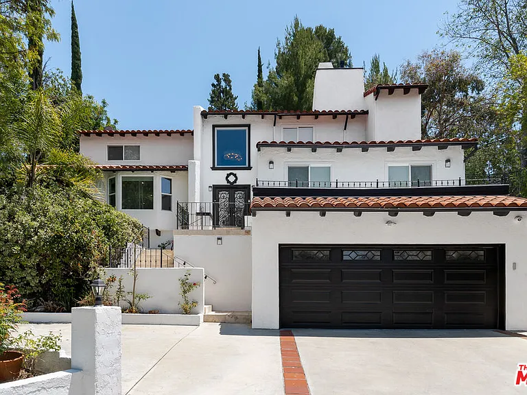 4491 Gayle Dr — Photo 3
