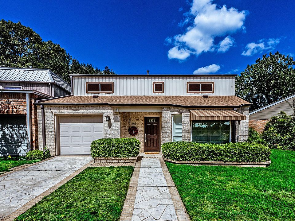 1st image of 20 Golfview Manor Rd