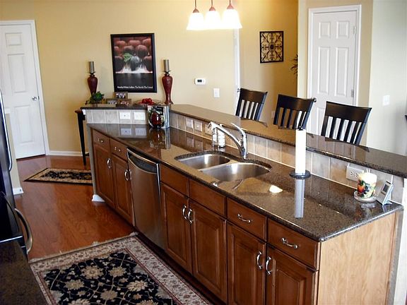 Granite, Hardwoods and elegant design