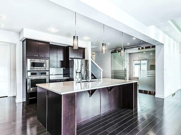 5th image of 117 Evansridge Pl NW