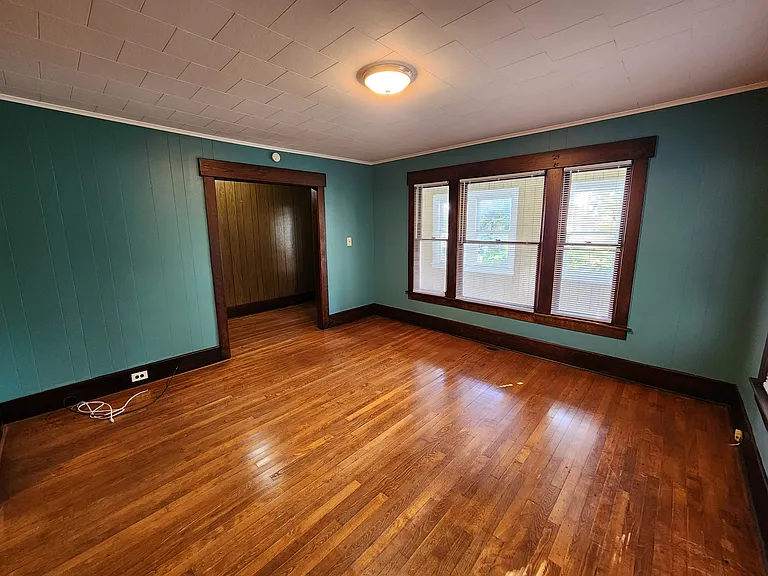 4505 James St #1 — Photo 9