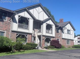 42160 Woodward Ave Unit 7, Bloomfield Hills, MI 48304