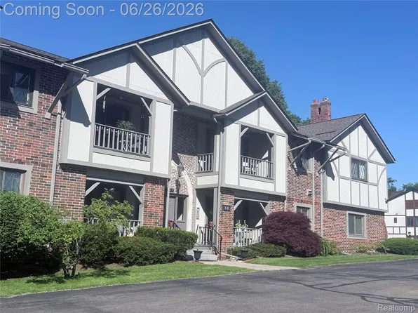 42160 Woodward Ave Unit 7, Bloomfield Hills, MI 48304