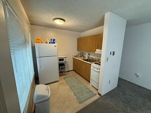 535 NE Maiden Ln Photo 1