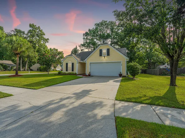 106 Irish Oak Dr, Goose Creek, SC 29445