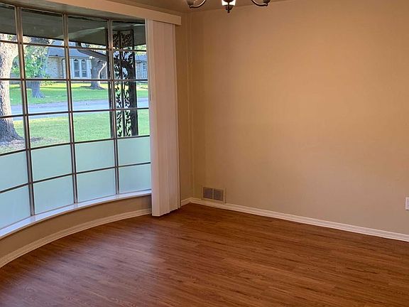 3rd image of 502 Shockley Ave