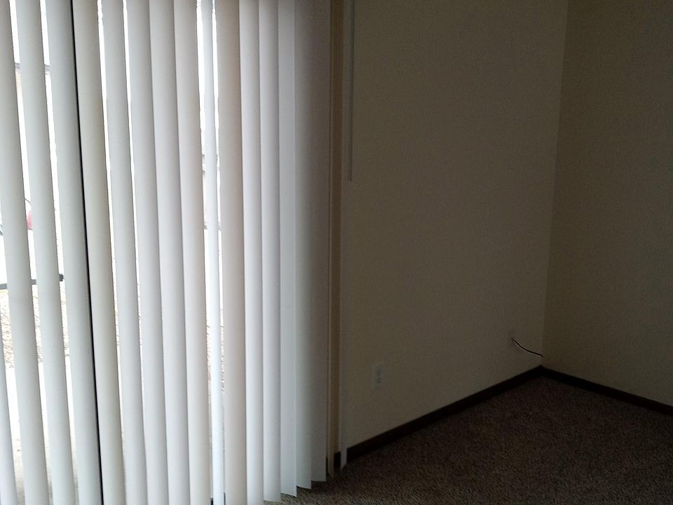 2nd image of 1350 Applewood Ln #1350